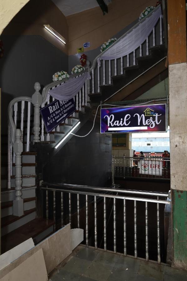 Rail Nest Hotell Kharagpur Exteriör bild